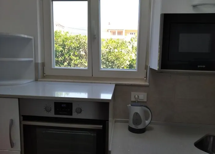 Nespula 2 * Kaštela